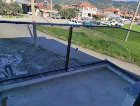 Ortaca Karaburun Mah. Zu Verkaufen 2 Brandneue Wohnung Mit 1 Pool