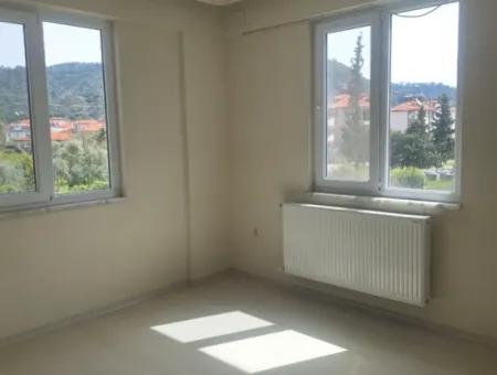 Ortaca Çaylı Mah Spacious Apartment With 3 1 Calorifer For Rent