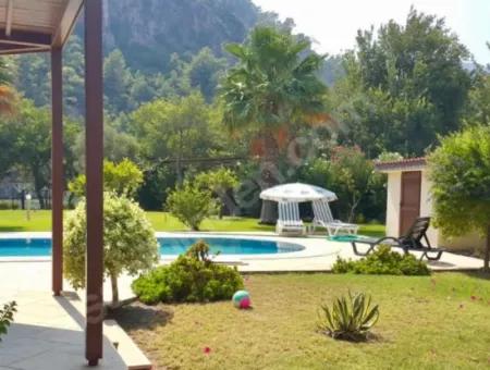 Dalyan Merkezde Kiralık Full Eşyalı 2+1 Villa